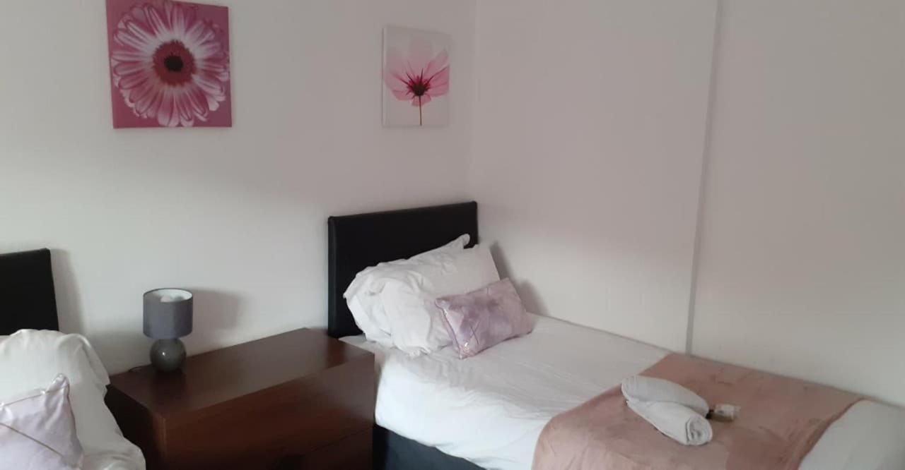 Perry Road, Beautiful Large House Available For Guests And Contractors Parking Wifi Villa Нотингам Екстериор снимка