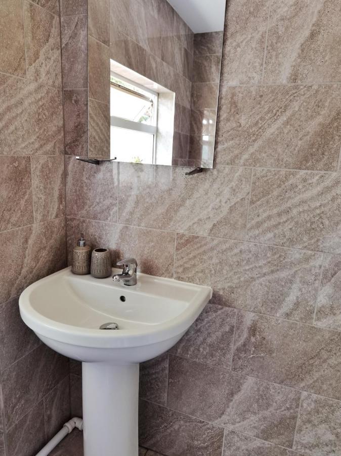 Perry Road, Beautiful Large House Available For Guests And Contractors Parking Wifi Villa Нотингам Екстериор снимка